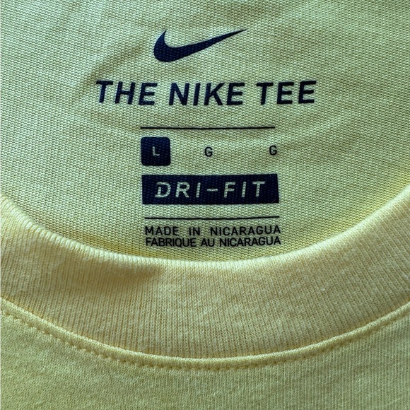 University of Oregon Dri fit shirt - Picture 3 of 3